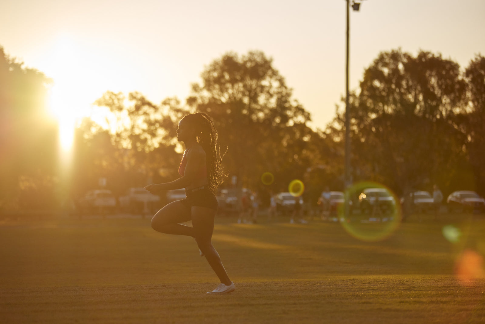 Relationship between traditional and ballistic squat exercise with vertical jumping and maximal sprinting